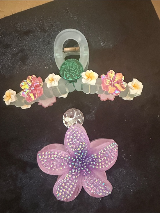 Accessories - Iridescent Pink Floral Hair set of two. Beautiful!.Clip for Women